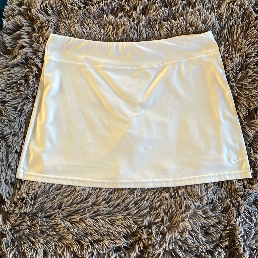 Nike fit dry golf skirt.